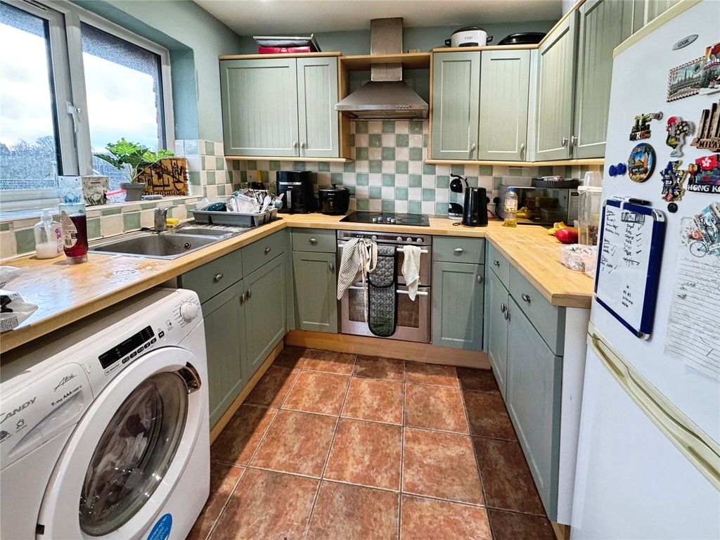 Property photo 2 of 8 Picture No. 14