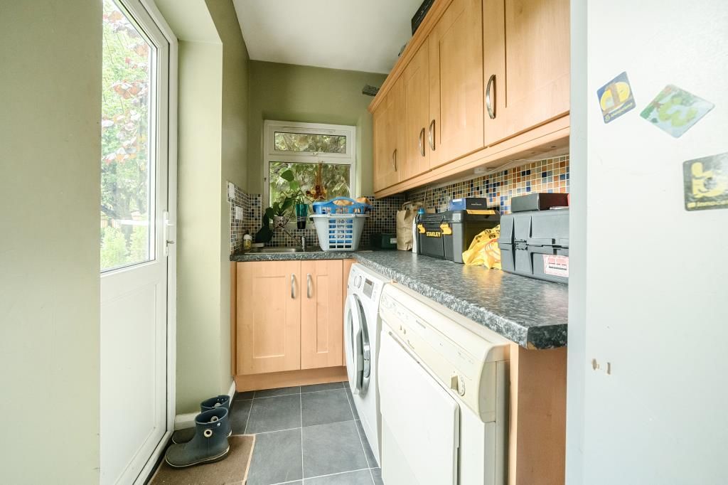 Property photo 3 of 21 Kitchen