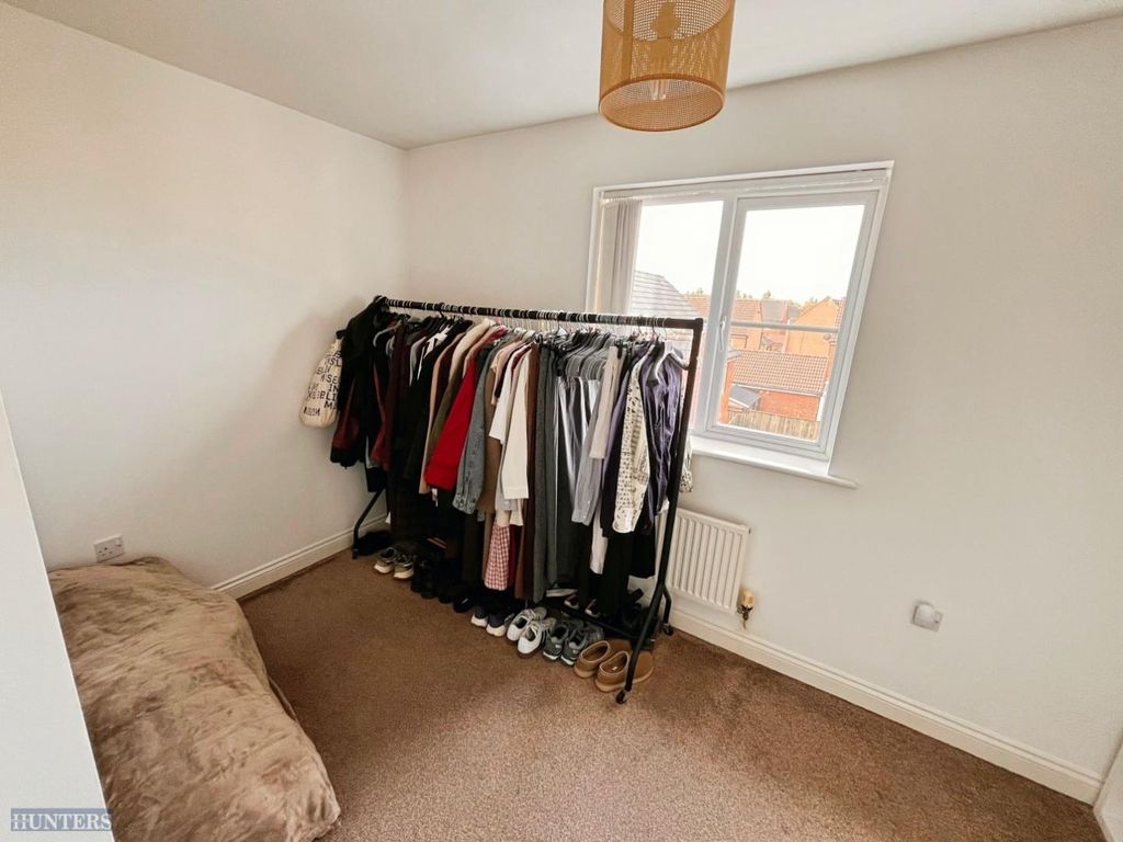Property photo 2 of 7 69477474-Spare 20Room 202 20 281 29.Jpg