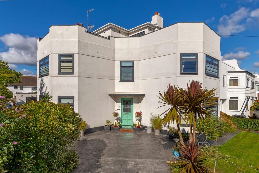 Property photo 1 of 43 Shaftesbury Avenue_21.Jpg