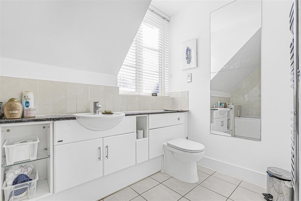 Additional image 13 of 3 bed semi-detached house for saleWillis Grove, Balls Park, Hertford SG13
