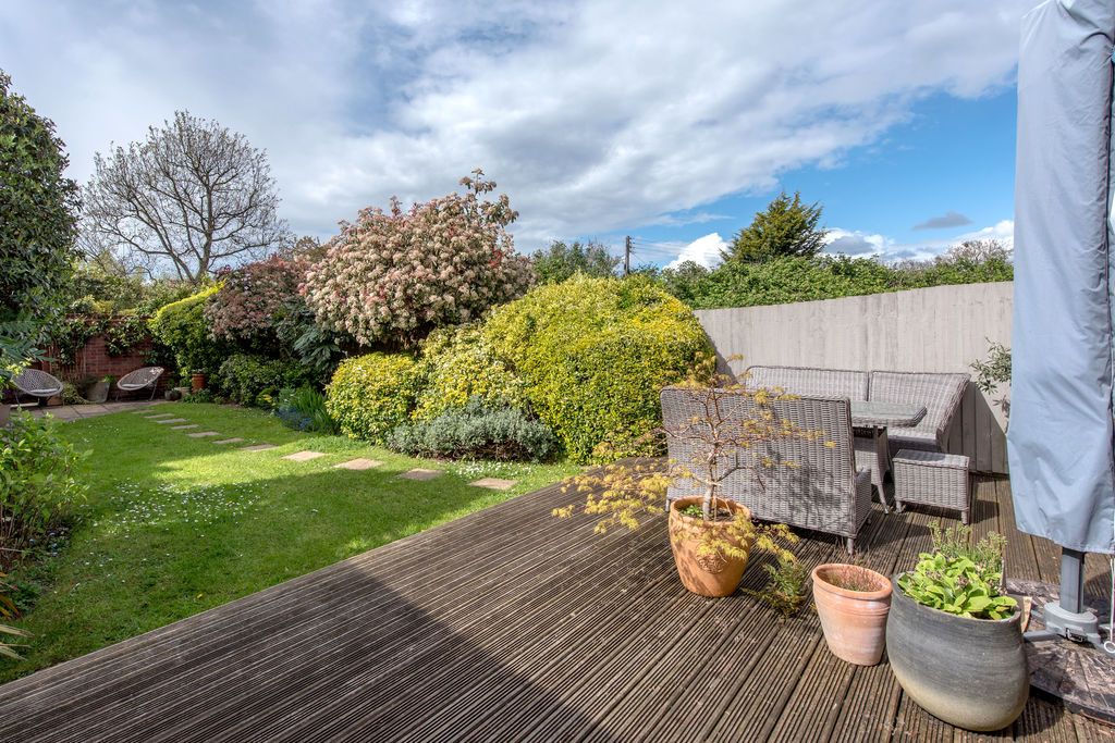 Property photo 2 of 23 Garden