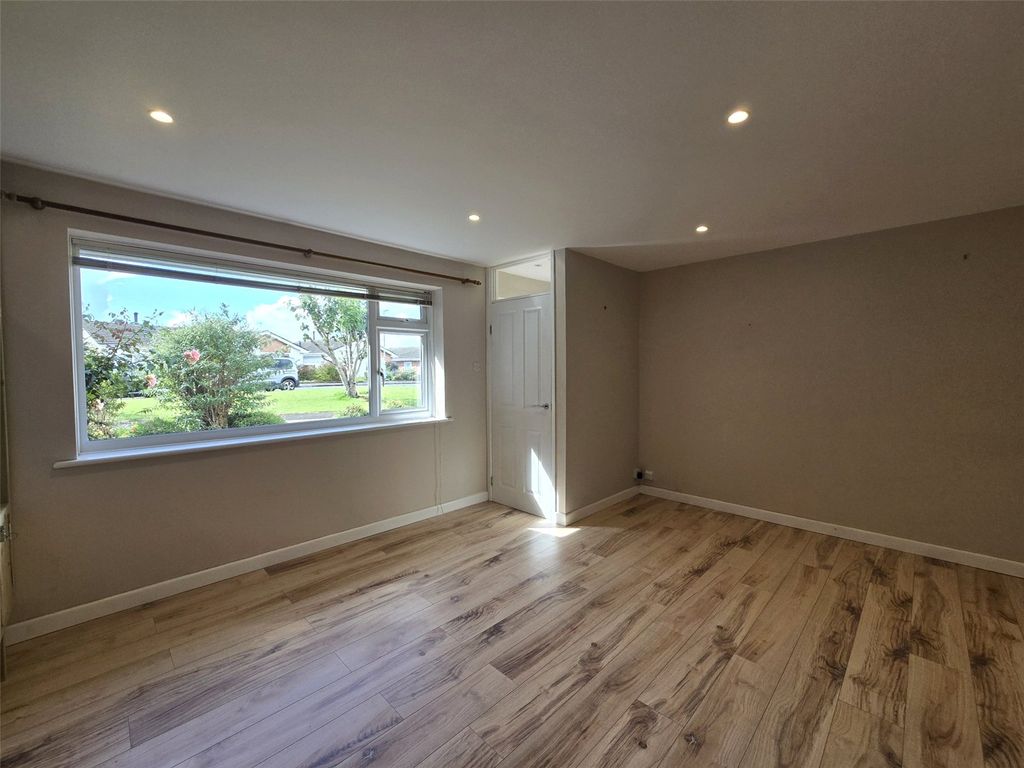Property photo 3 of 11 Picture No. 27