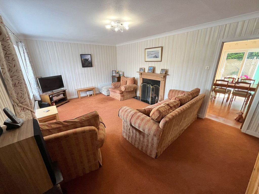 Property photo 2 of 26