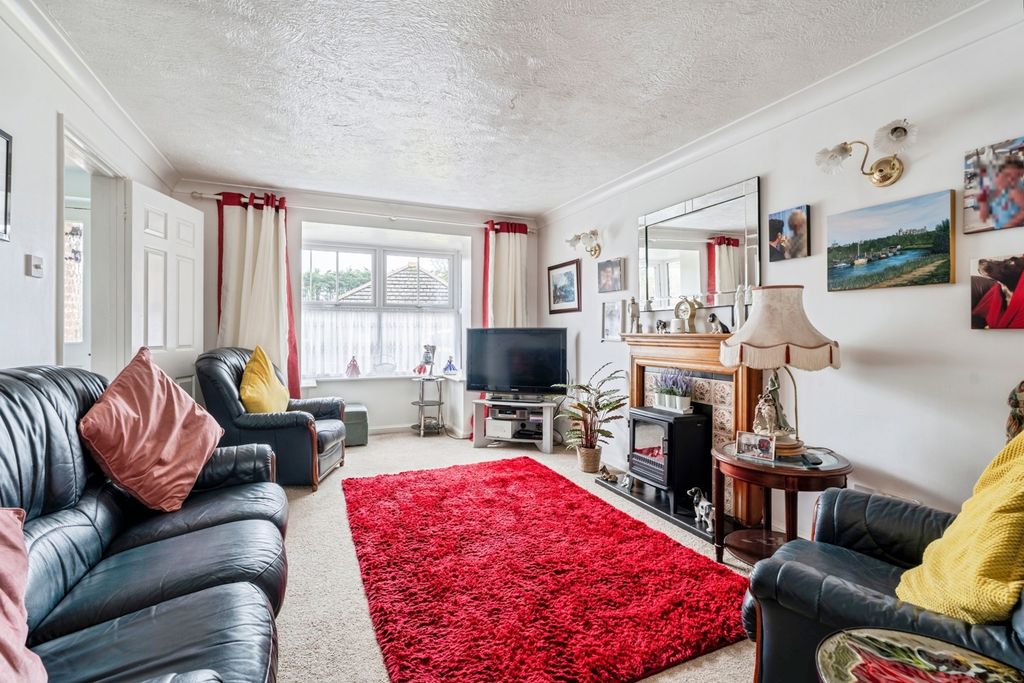 Property photo 3 of 12 Photo