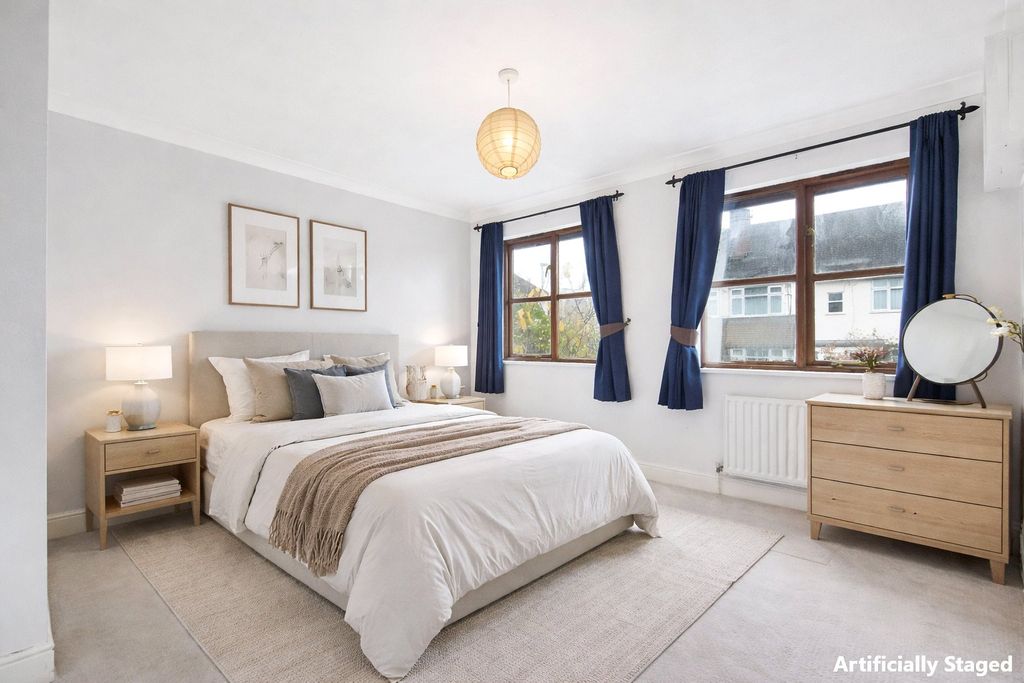 Property photo 2 of 16 Picture No. 23