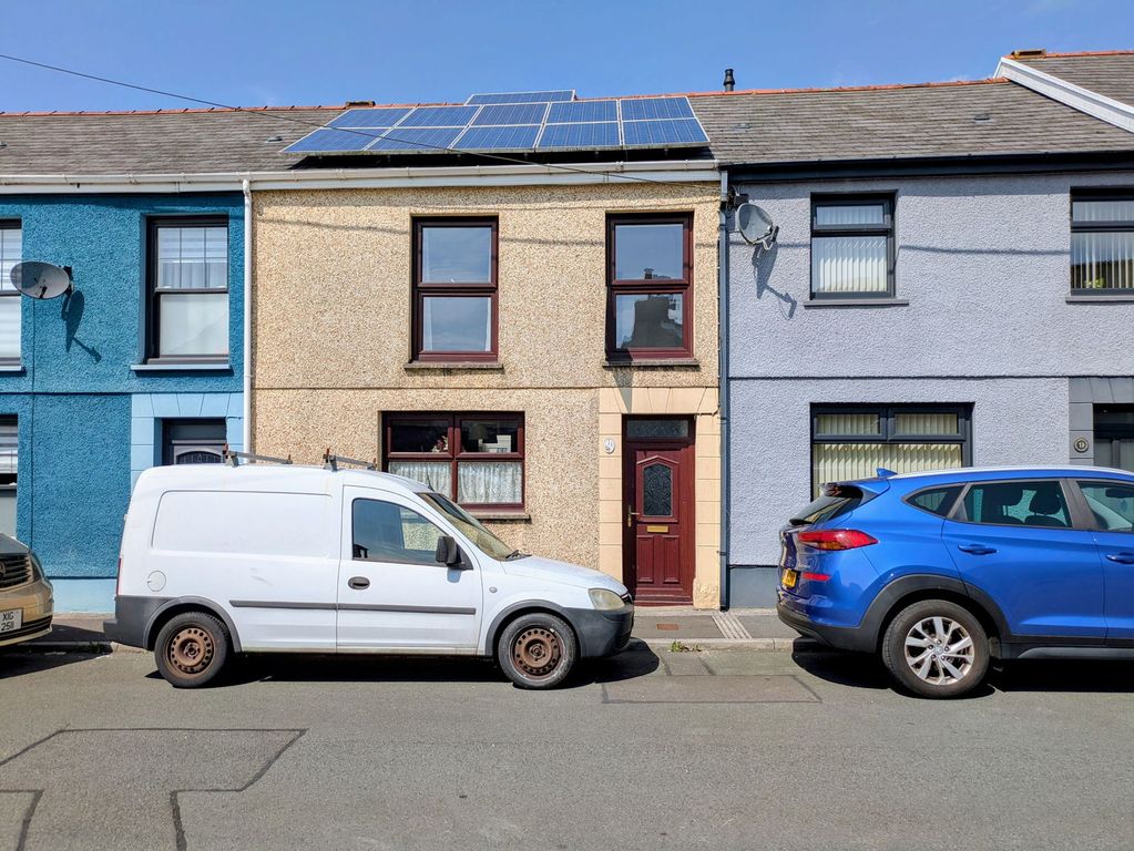 Property photo 1 of 12