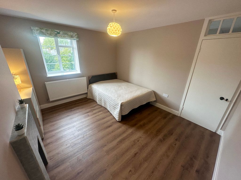 Property photo 2 of 16 Room C