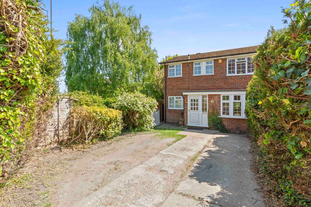 Property photo 3 of 16 1A Chapel Rd, Hp10 9Aa (Low Res)-15