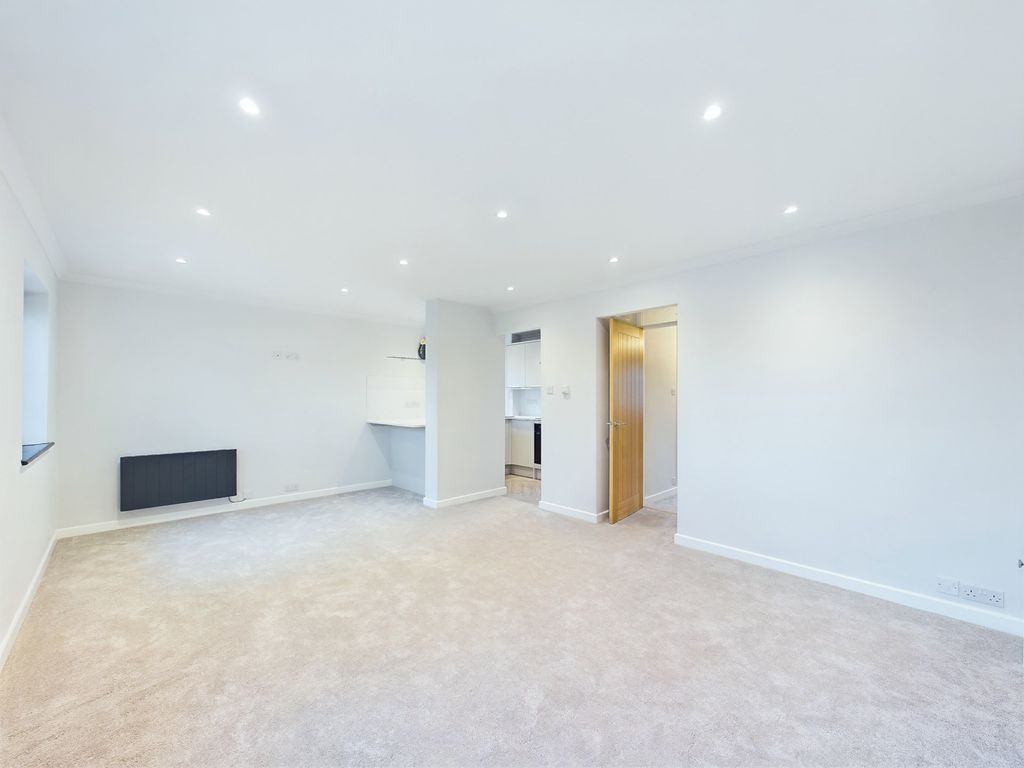 Property photo 2 of 11 10002188-Hr-2