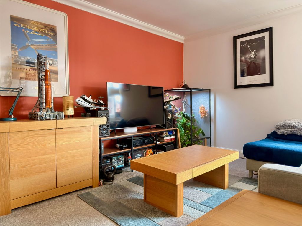 Property photo 2 of 5