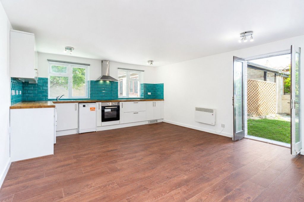 Property photo 2 of 6 Gallery