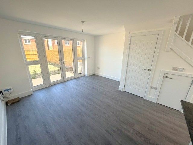Property photo 3 of 7 Living Room
