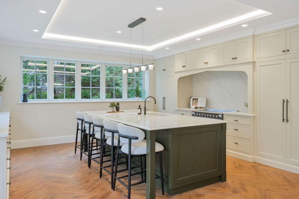 Property photo 2 of 54