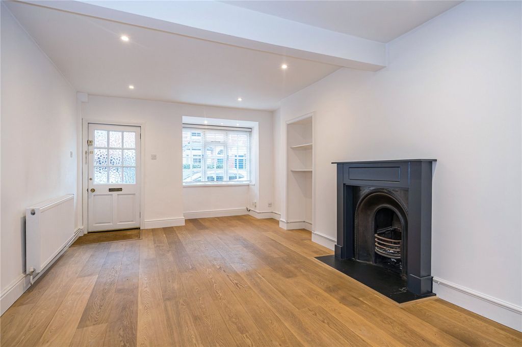 Property photo 2 of 16 Living/Dining Area