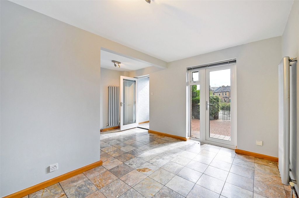 Property photo 3 of 14 Dining Area