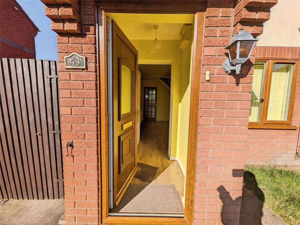 Property photo 3 of 15 Entrance