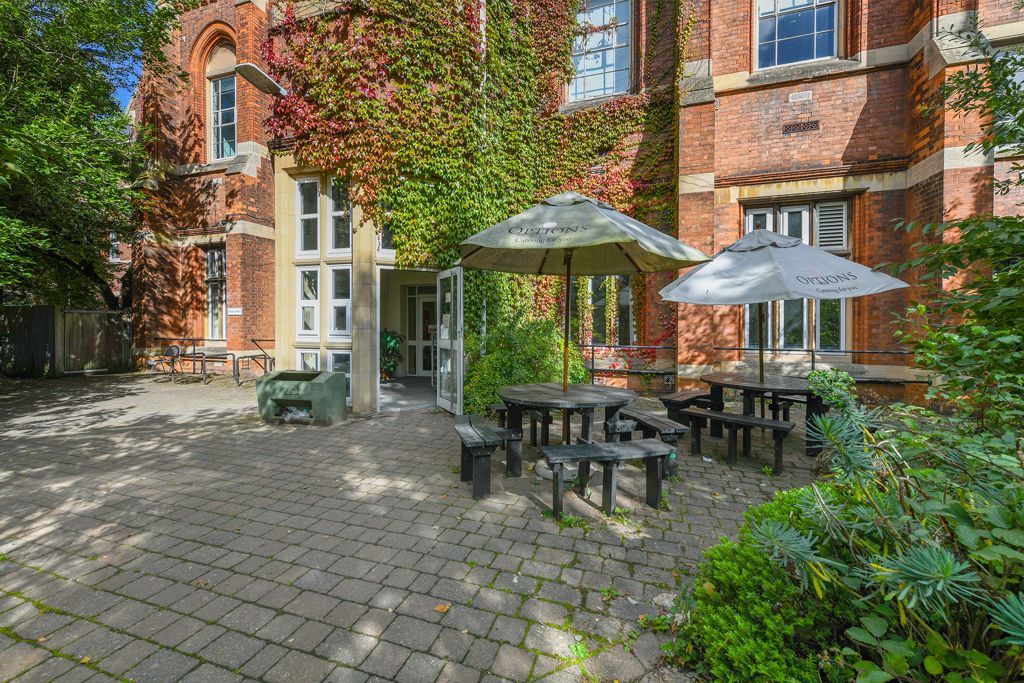 Property photo 3 of 7 Photo 2