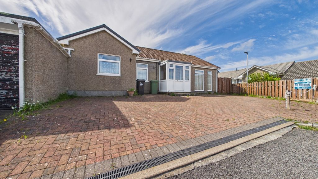 Property photo 1 of 18 3Â Bedroom Bungalow For Sale