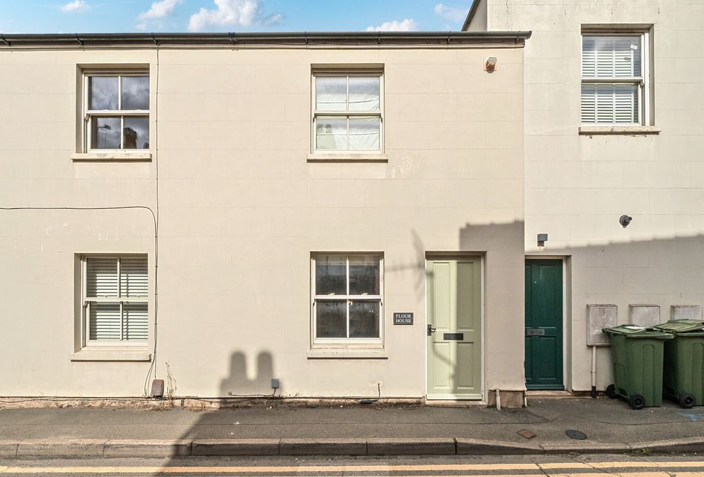 Property photo 1 of 9 1350255-1-68c969c...