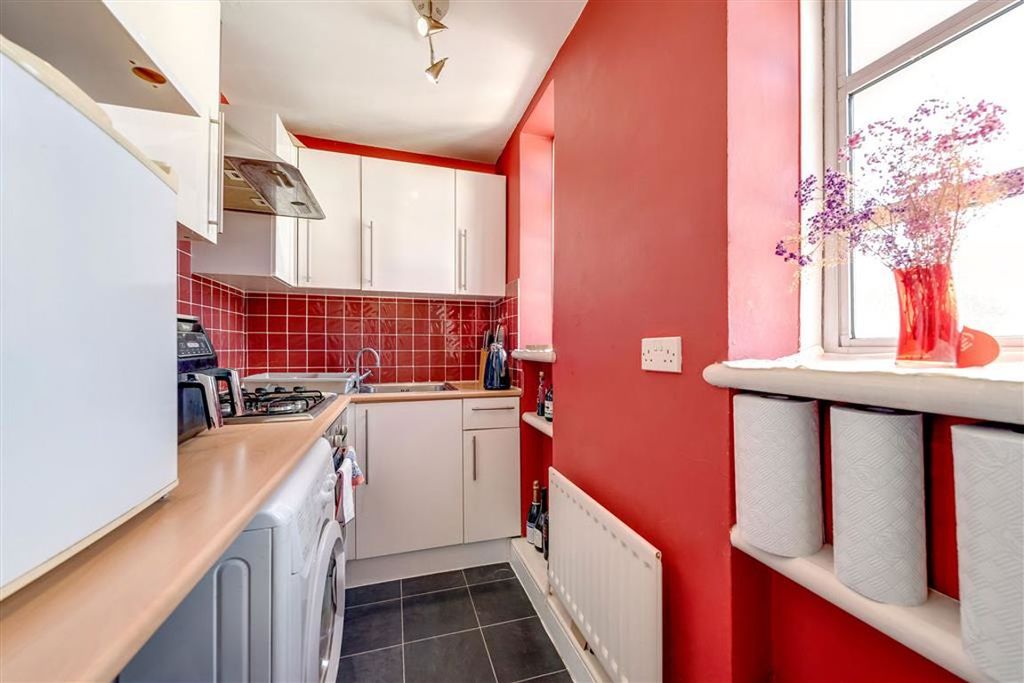 Property photo 3 of 6