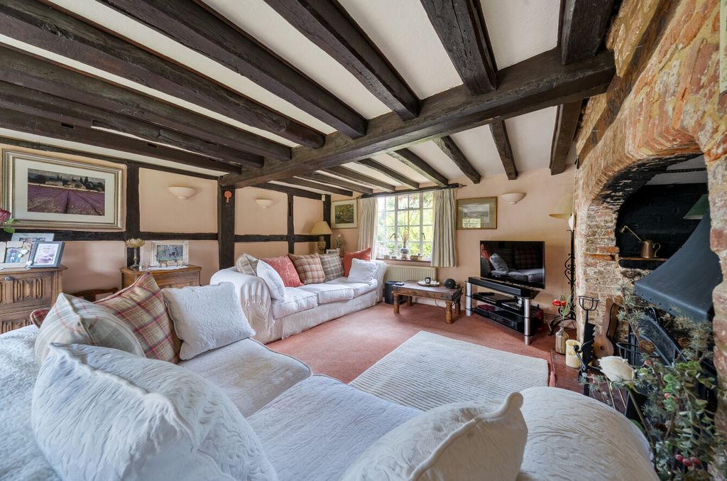 Property photo 2 of 34 1353944-9-68c9Adb...