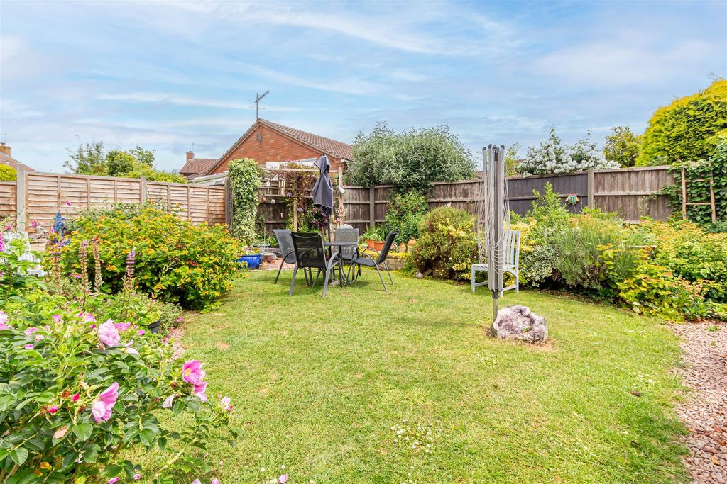 Property photo 3 of 28 Garden-2.Jpg