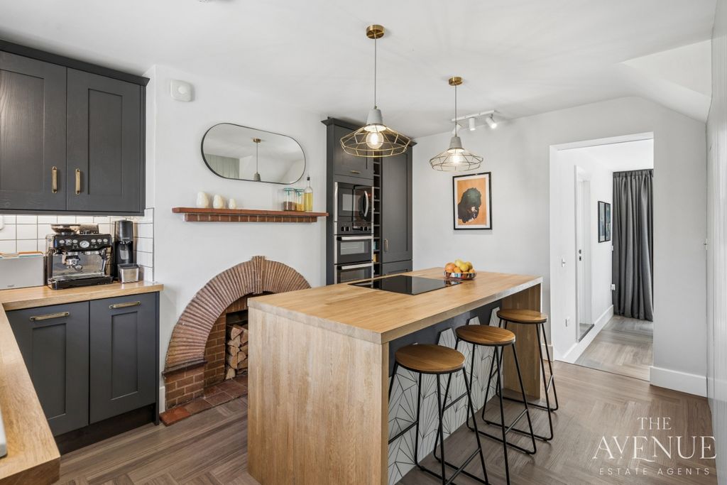 Property photo 1 of 20 5185801