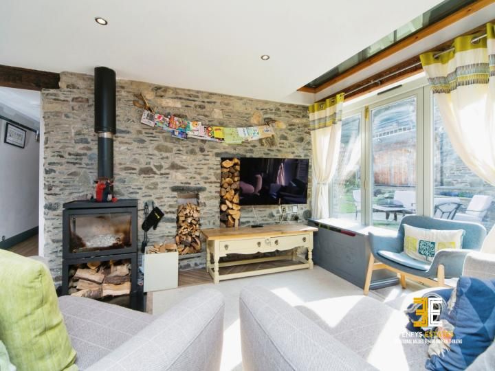Property photo 2 of 41