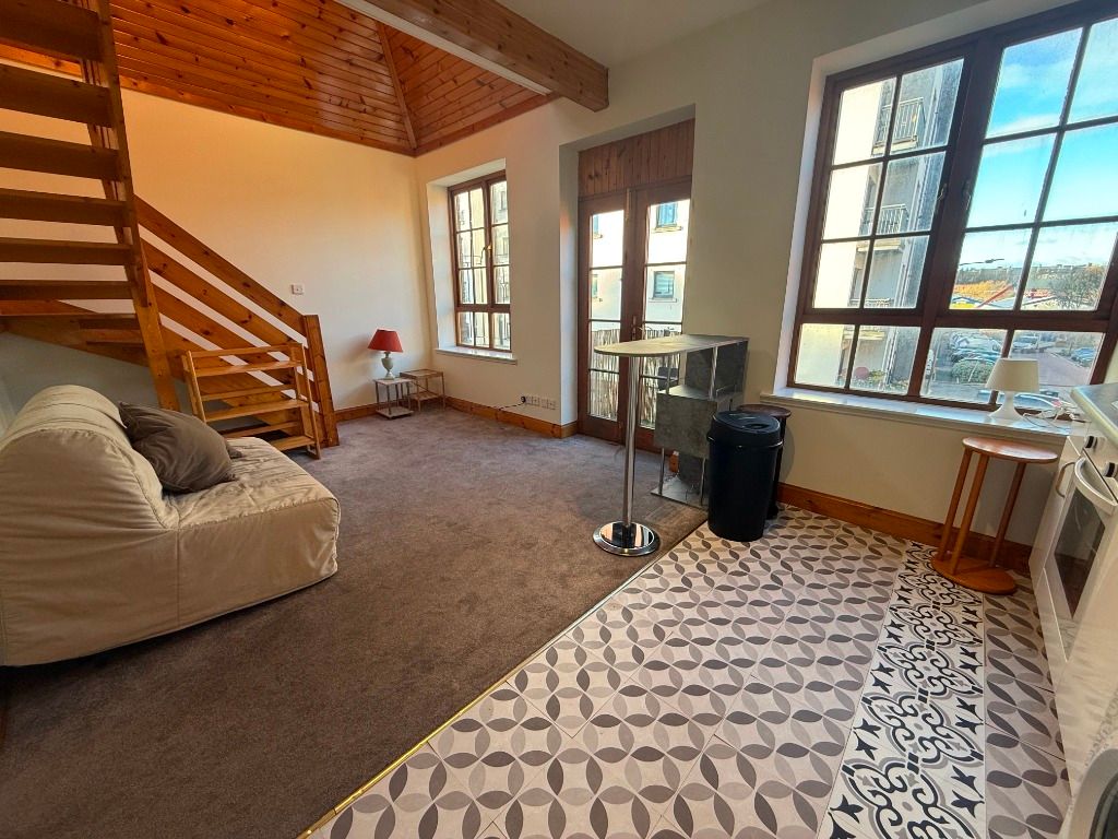 Property photo 3 of 10 Photo 3