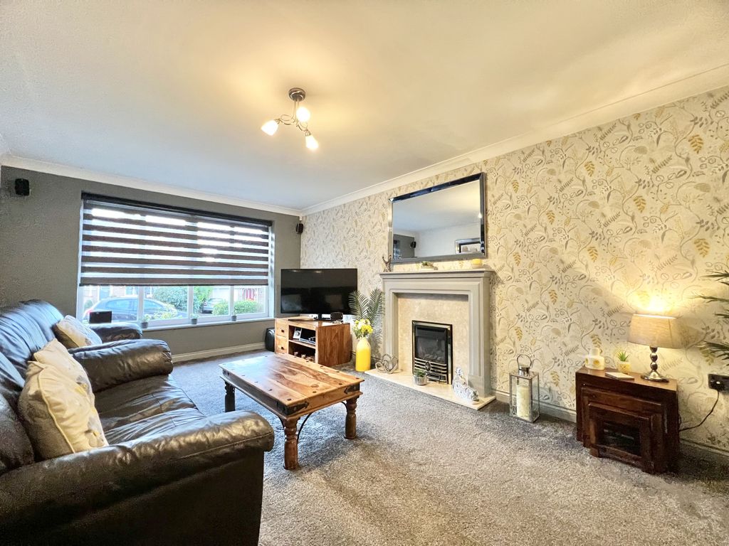 Property photo 2 of 27