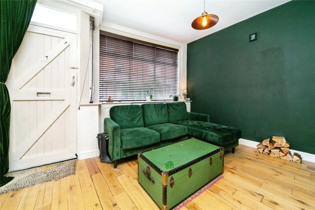 Property photo 2 of 13 Picture No. 30
