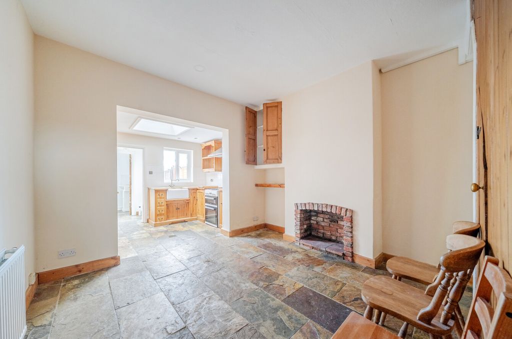 Property photo 3 of 17 1502303-6-6A734E2...