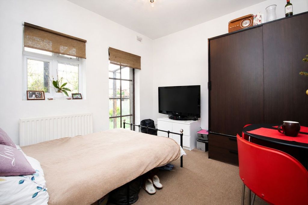 Property photo 3 of 7