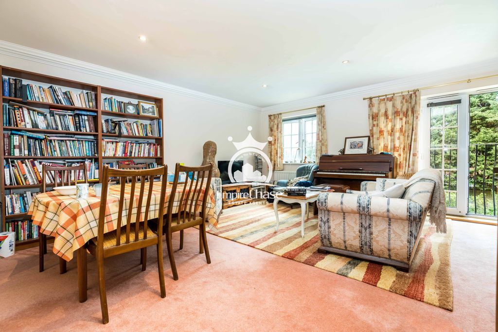 Property photo 3 of 8