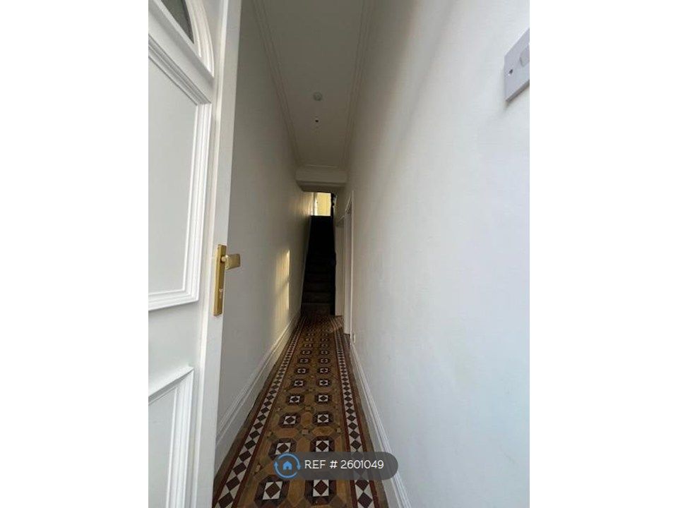 Property photo 3 of 17 Hallway