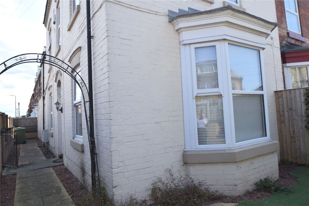 Property photo 1 of 9 Frontage