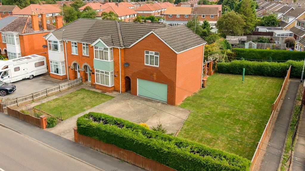 Property photo 1 of 33