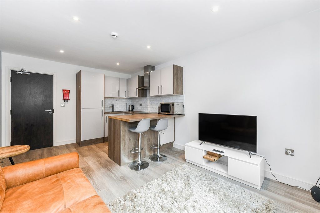 Property photo 3 of 22 (Main)