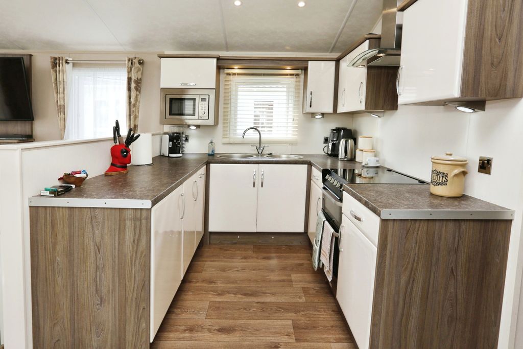 Property photo 2 of 17 Photography