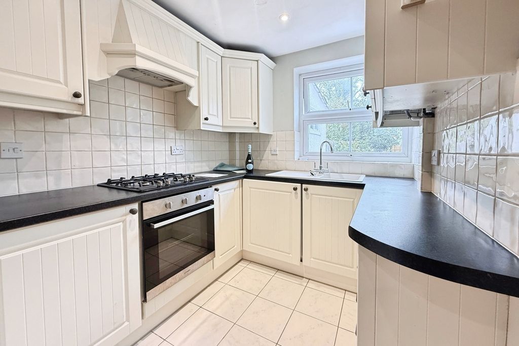 Property photo 3 of 13 Pbox-Img.Jpg