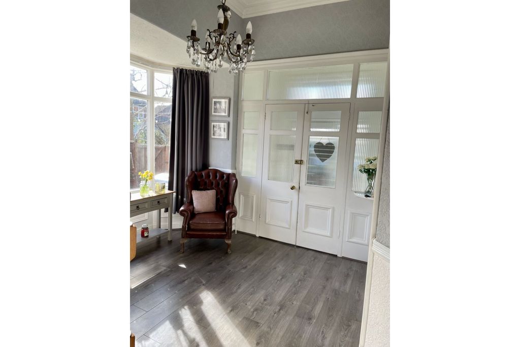 Property photo 3 of 19 Entrance