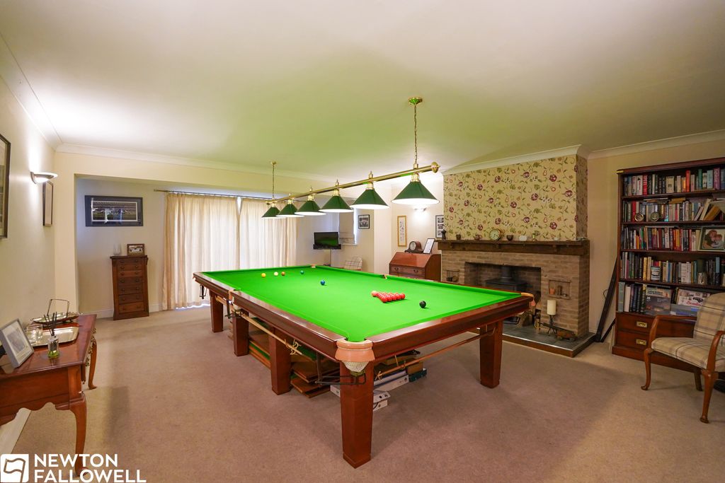 Property photo 2 of 22