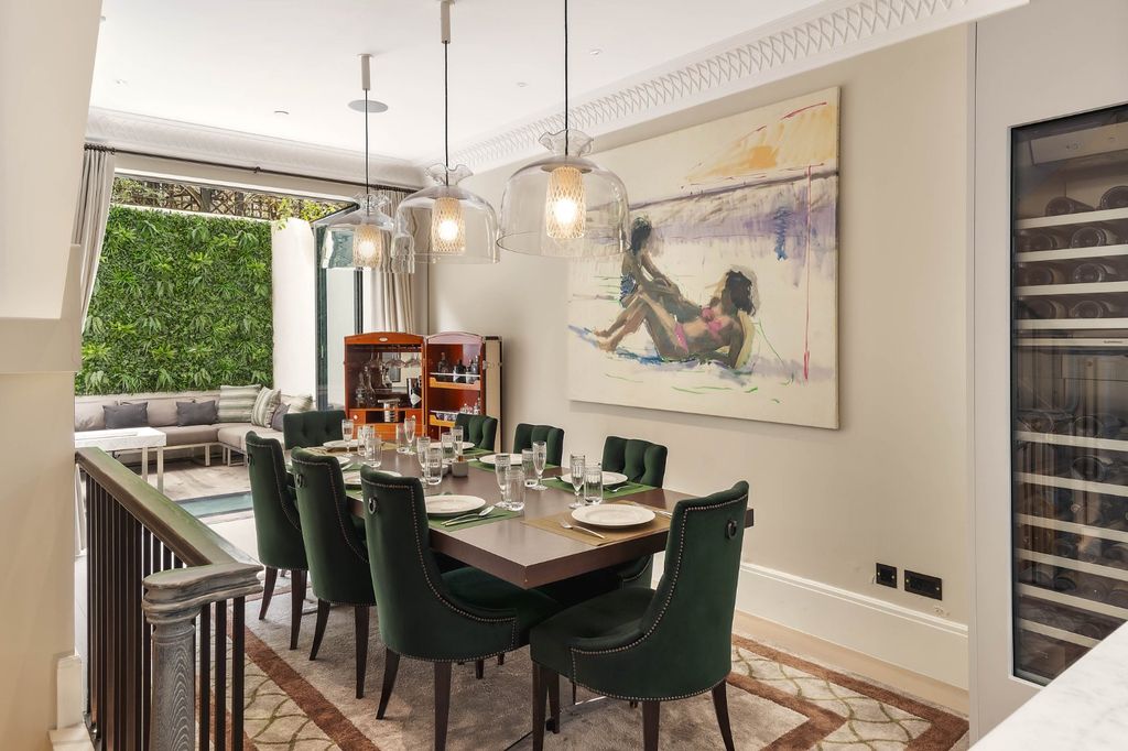 Property photo 3 of 16 Dining Area