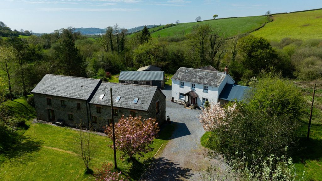 Property photo 1 of 79