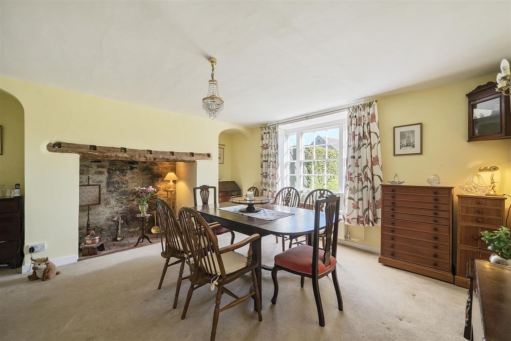 Property photo 3 of 23 Dining Room