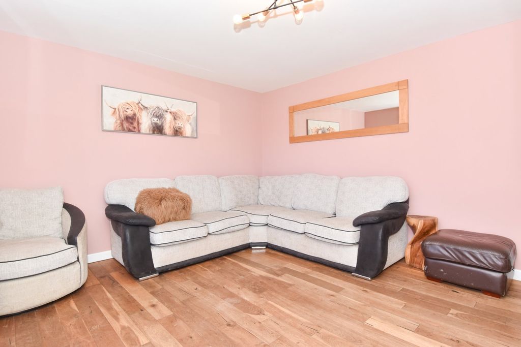 Property photo 3 of 35