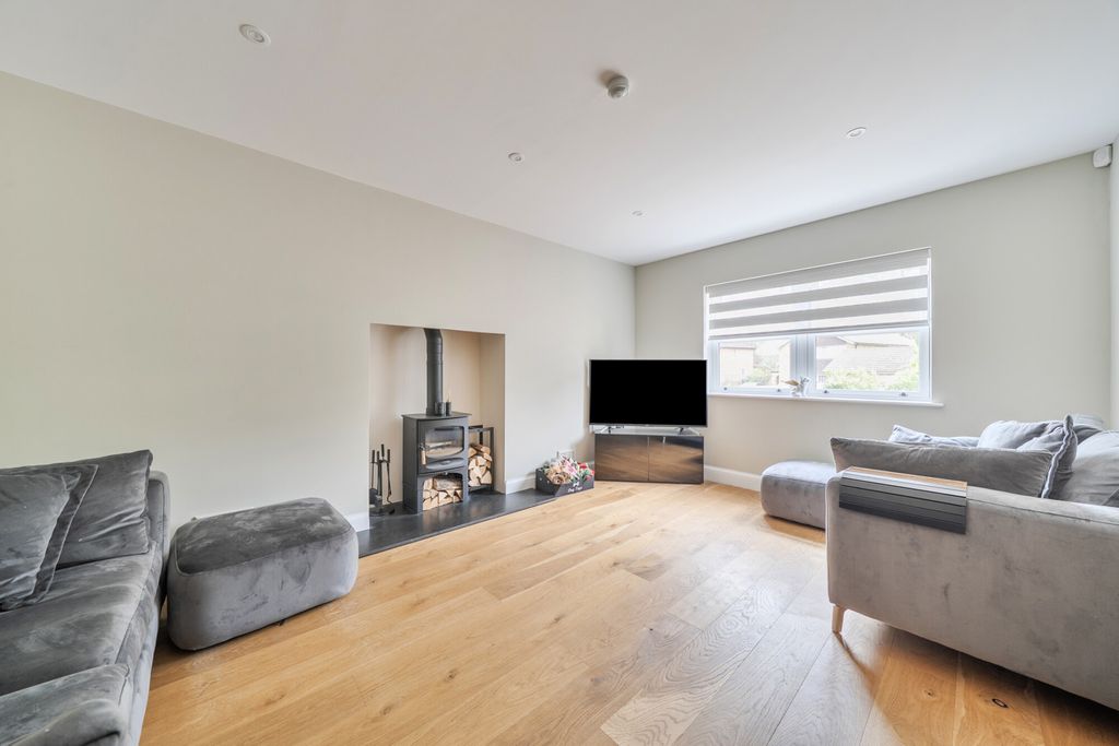 Property photo 3 of 25 1428725-11-69cd34...