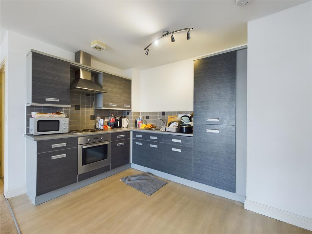 Property photo 3 of 6