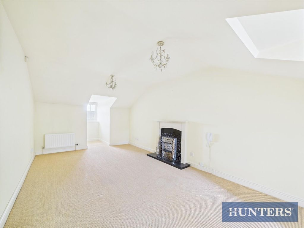 Property photo 2 of 17 Cam01450G0-Pr0214-Still006.Jpg
